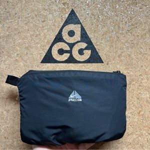 Vintage Nike ACG Black Packable Windbreaker Womens Size S